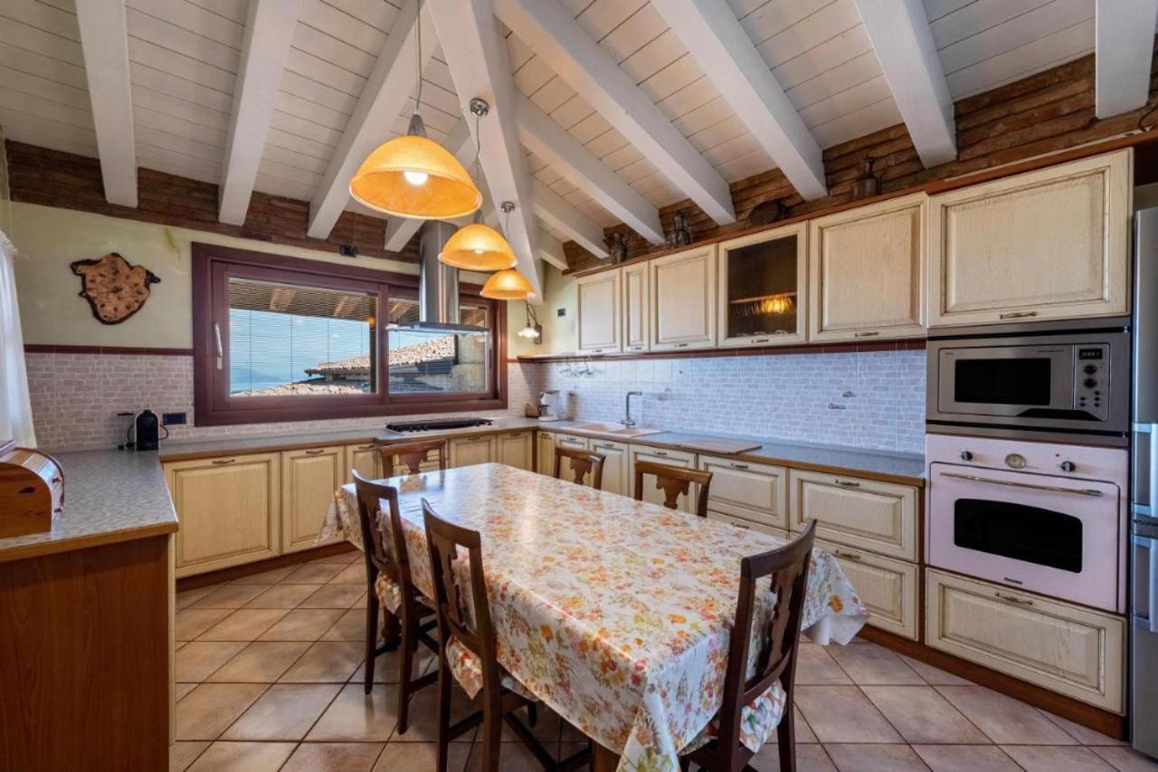 Casa Vacanze Baccolo Polpenazze del Garda Zewnętrze zdjęcie